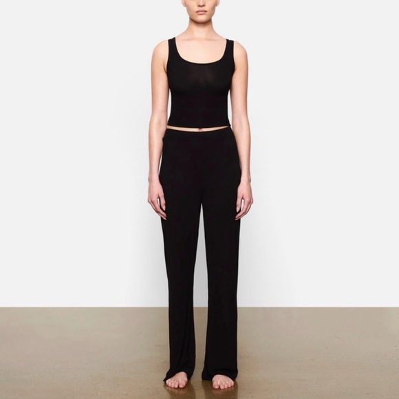 SKIMS SOFT LOUNGE PANTS IN ONYX (BLACK) Size - Large BRAND NEW WITH TAGS - Picture 5 of 7